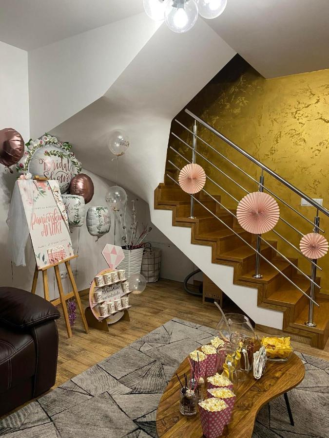 Dom Na Borowkowym Wzgorzu Lägenhet Palesnica Exteriör bild